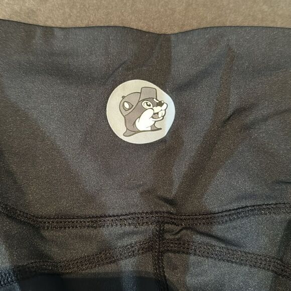 Women’s Buc-ee’s Black Leggings Yoga Pants Capri Cropped Size XS NWT - Picture 8 of 8